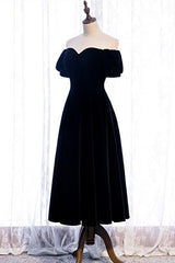 Off the Shoulder Black Velvet Party Dress