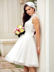 A-Line/Princess High Neck Knee-Length Tulle Wedding Dresses