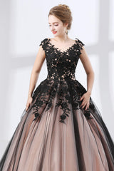 Black Sweetheart Applique Lace See Through Prom Dresses