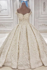 Cap sleeves Off the shoulder Lace Appliques Ball Gown Wedding Dress