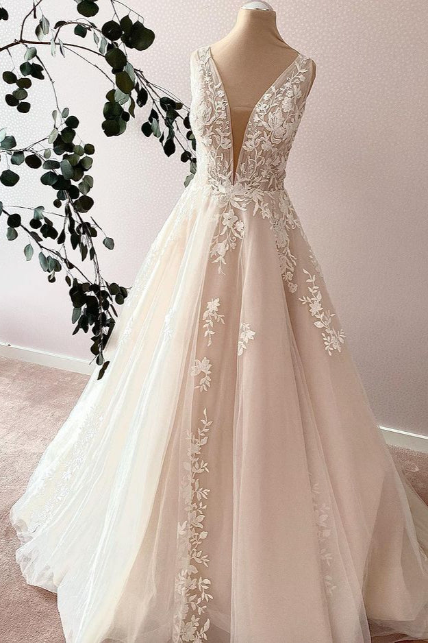 Elegant Long Sweetheart A-Line Tulle Appliques Lace Wedding Dress