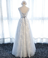 Gray Round Neck Tulle Lace Applique Long Prom Dress