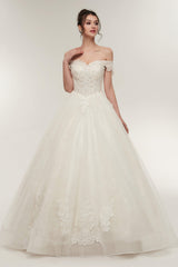 Off-shoulder Sweetheart A-line Lace-up Floor Length Lace Appliques Wedding Dresses