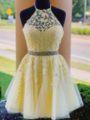 Charming A-Line Halter Cross Back Yellow Tulle Short with Appliques Homecoming Dresses