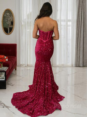 Sheath/Column Sweetheart Court Train Velvet Sequins Prom Dresses With Ruffles