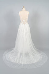 V-neck Appliques Tulle A-line Wedding Dress