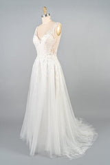 V-neck Appliques Tulle A-line Wedding Dress